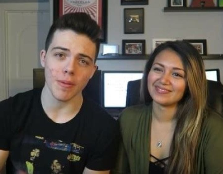 Faze Adapt Wife: Is He Married To Girlfriend Adrianna Scaley?