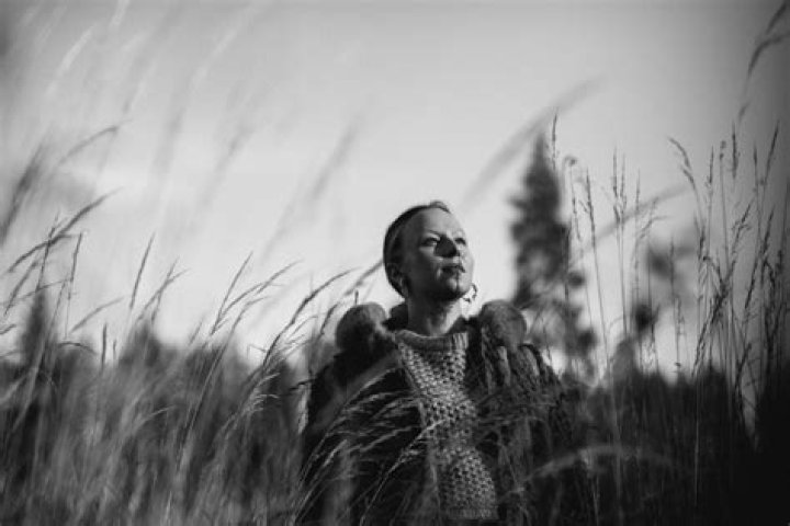 Finnish Alt-Pop Artist IRENE Discusses “Boundaries”