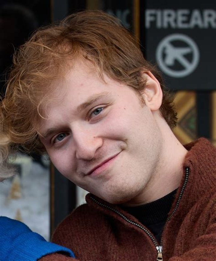 Fred Hechinger Wikipedia, Biography, Age, Height, Girlfriend, Instagram