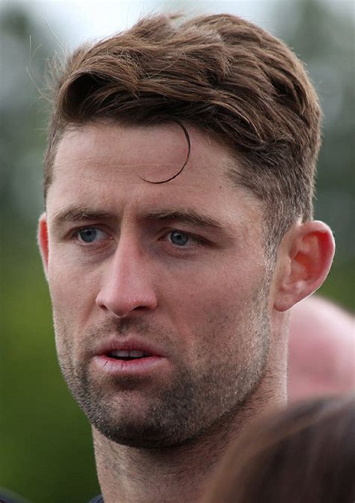 Gary Cahill Net Worth, Age, Height, Bio, Birthday, Wiki!