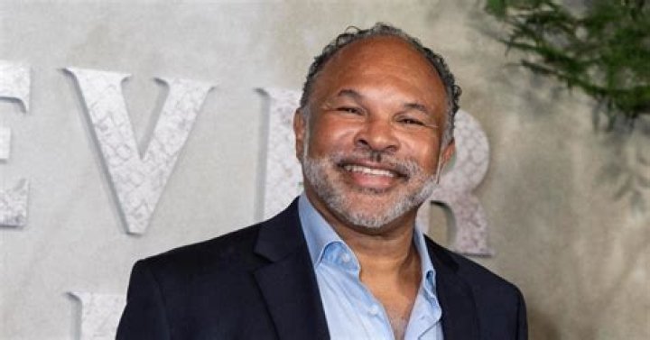 Geoffrey Owens Net Worth 2024, Age, Height, Bio, Birthday, Wiki!