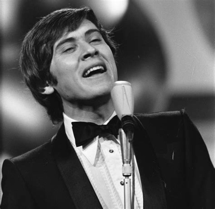 Gianni Morandi Net Worth, Age, Height, Bio, Birthday, Wiki!