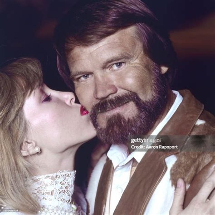 Glen Campbell: Wife, net worth, tattoos, smoking & body facts