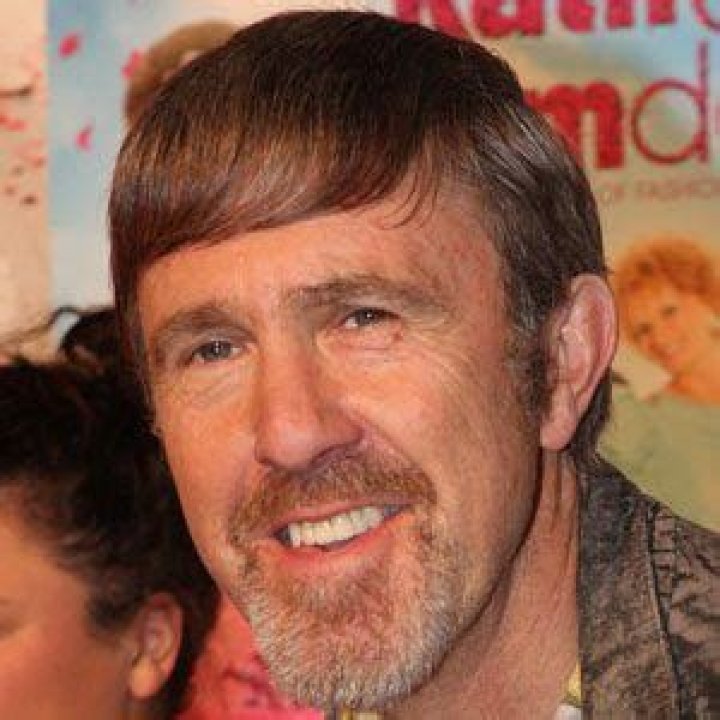 Glenn Robbins - Net Worth, Age, Height, Birthday, Bio, Wiki!