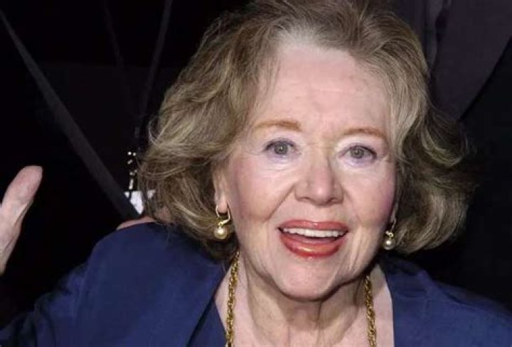 Glynis Johns Net Worth, Age, Height, Bio, Birthday, Wiki!