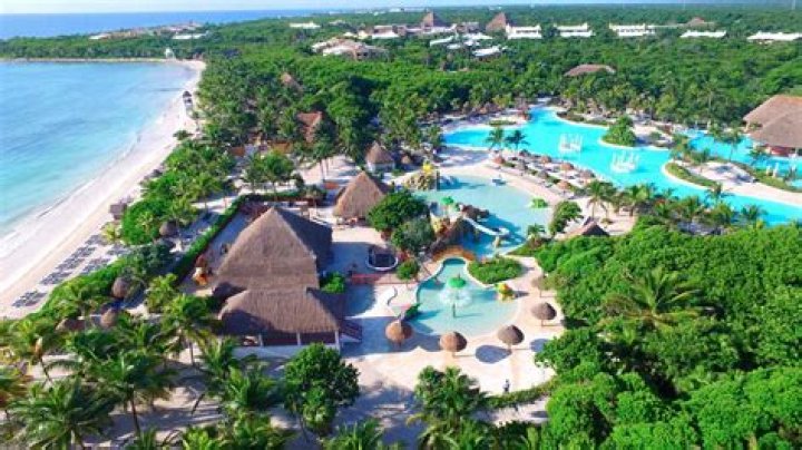 Discover the Grand Palladium Colonial Resort: A Luxurious Getaway in Mexico