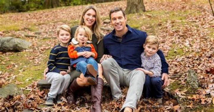 Gray Hall Bio, Wiki, Age, Height, Family ,Wife, 6ABC, WWBT-TV, Salary ,and Net Worth.