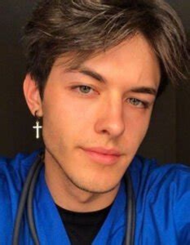 Griffin Johnson Biography: Height, Age, Girlfriend, Net Worth, Movies, College, Parents, TikTok, Twitter, Dixie D'Amelio, Wikipedia