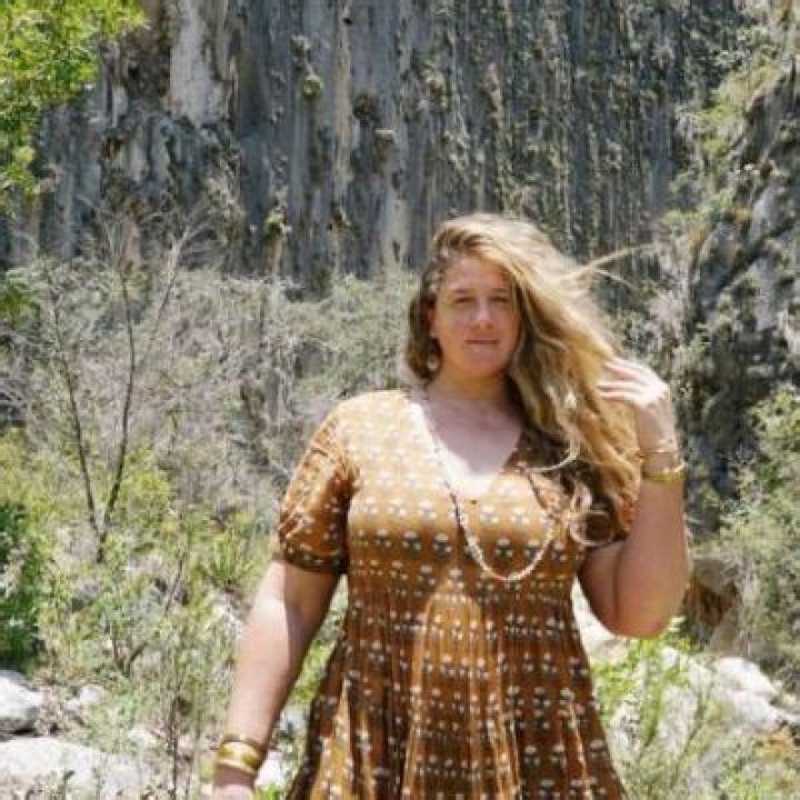 Guru Jagat- Net Worth, Age, Ethnicity, Husband, Height, Career