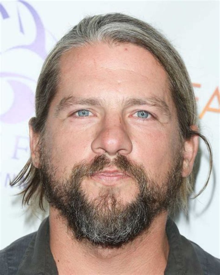 Hang Knighton- Wiki, Husband, Net Worth, Height, Career