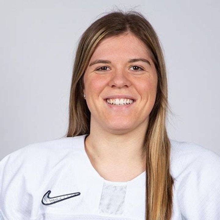 Hannah Brandt Net Worth, Age, Height, Bio, Birthday, Wiki!