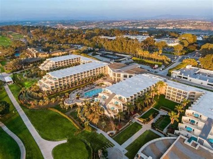 Discover Luxury: Hilton Torrey Pines Hotel La Jolla