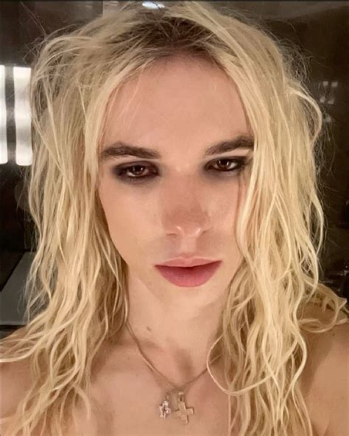 Hollis Stacy - Net Worth, Age, Height, Birthday, Bio, Wiki!