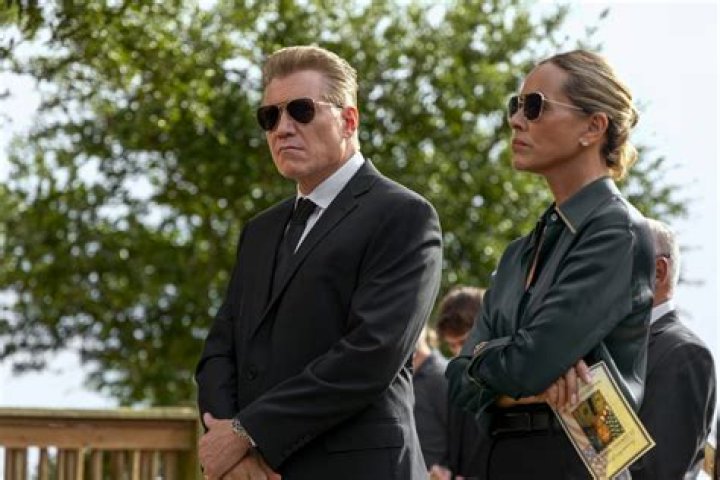 Holt McCallany’s Girlfriend: Who is Holt McCallany Dating?