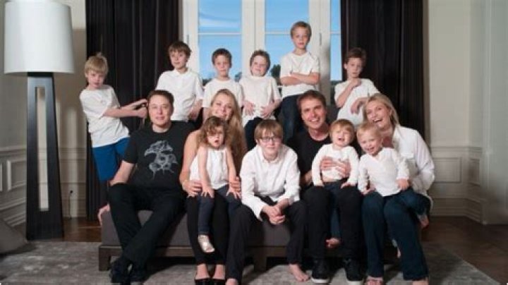 How many children does Glenn Howerton have?