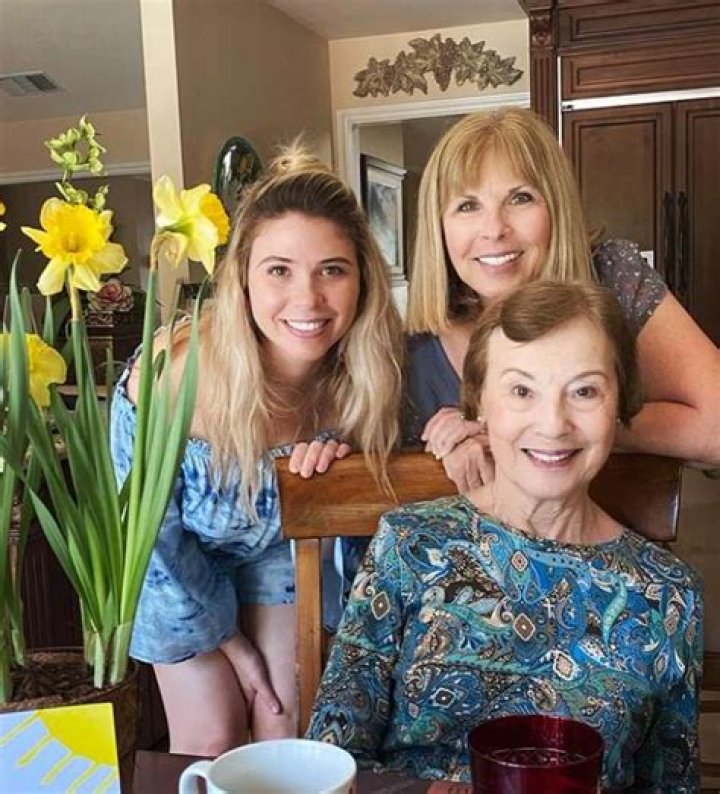 How Old Is Sandra Lynn Modic? Meet David Ellison Wife On Instagram