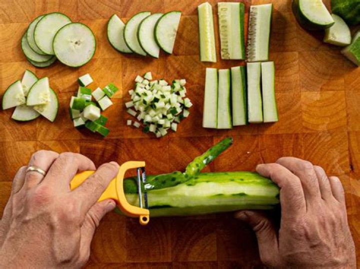How to store cut cucumbers