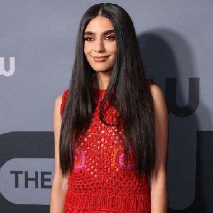 Is Nida Khurshid In A Relationship? Personal & Professional Life Facts