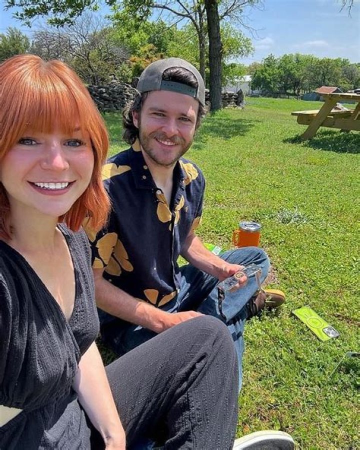 Is Oompaville Dating Tara | Relationship Timeline