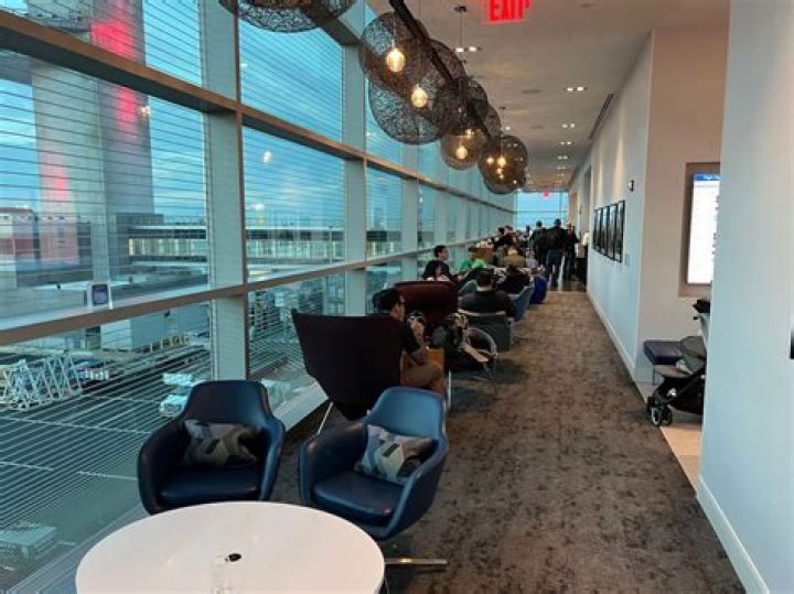 Is there an amex lounge at jfk