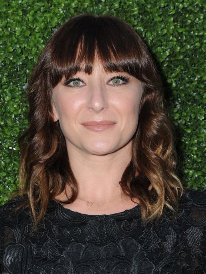 Isidora Goreshter Net Worth, Age, Height, Bio, Birthday, Wiki!