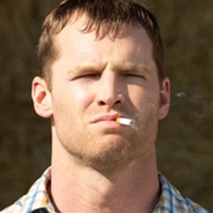 Jared Keeso: Wife, net worth, tattoos, smoking & body facts