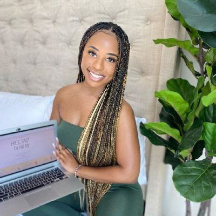 Jasmine Williams (Jasminerdh)- Bio, Age, Nationality, Net Worth, Height, Boyfriend, Tik Tok