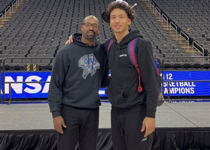Jayhawks Jalen Wilson Dad Derale Wilson Major Part Of The Family Support