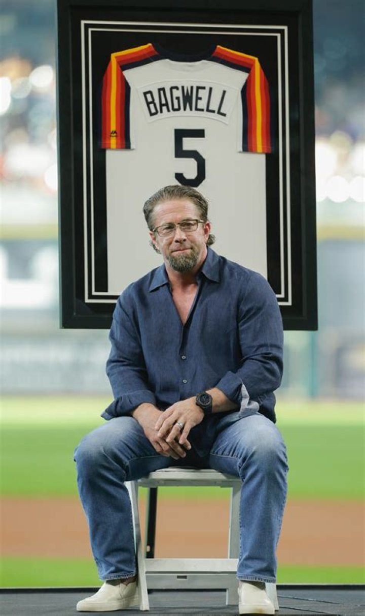 Jeff Bagwell Net Worth, Age, Height, Bio, Birthday, Wiki!