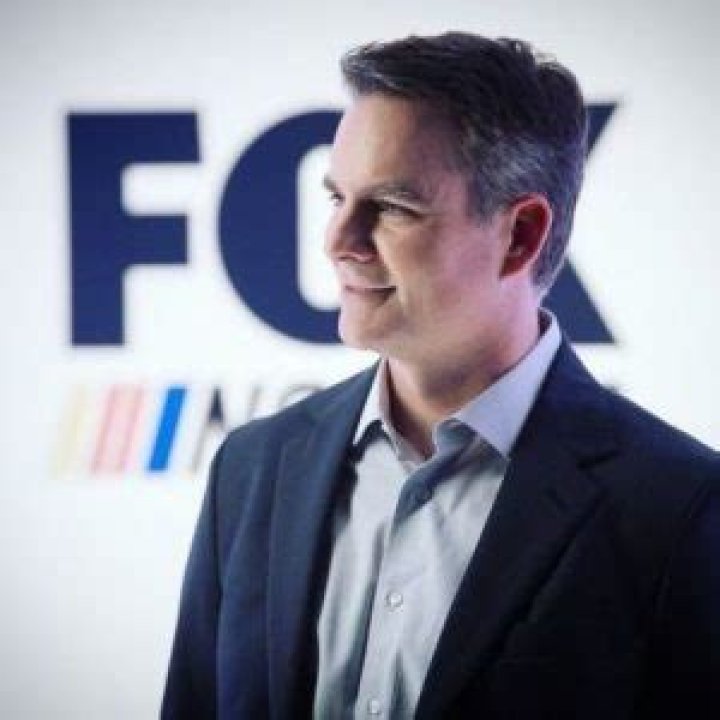 Jeff Gordon Denies A $15 million Divorce Settlement With His First Wife