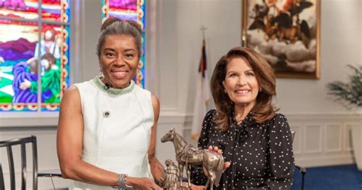 Jennifer Sears Net Worth, Age, Height, Bio, Birthday, Wiki!