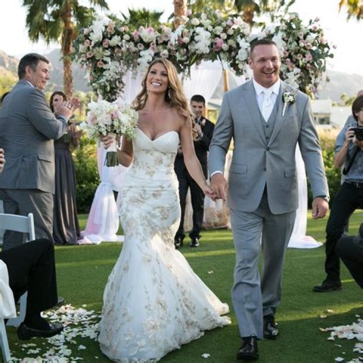 Jennipher Frost Age, Height, Wikipedia, Instagram, Brian Urlacher Wife, Net Worth