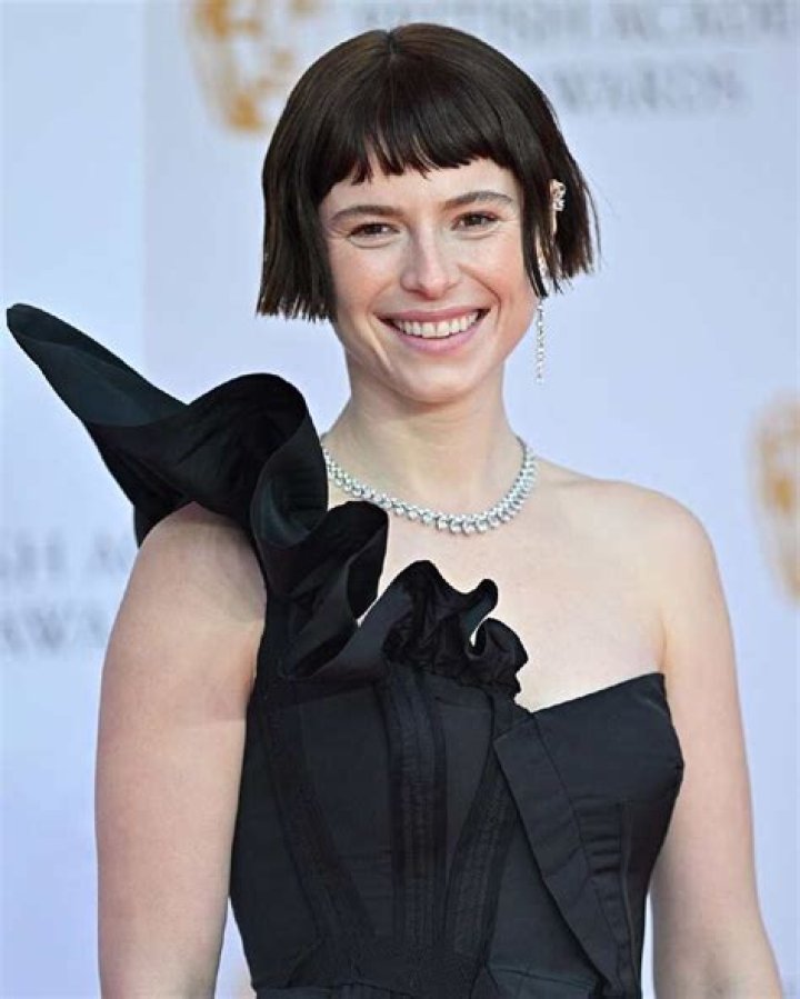 Jessie Buckley Net Worth, Age, Height, Bio, Birthday, Wiki!