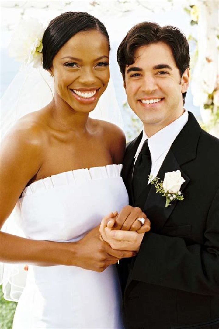 Jill Marie Jones- Bio, Age, Net Worth, Boyfriend, Height, Dating