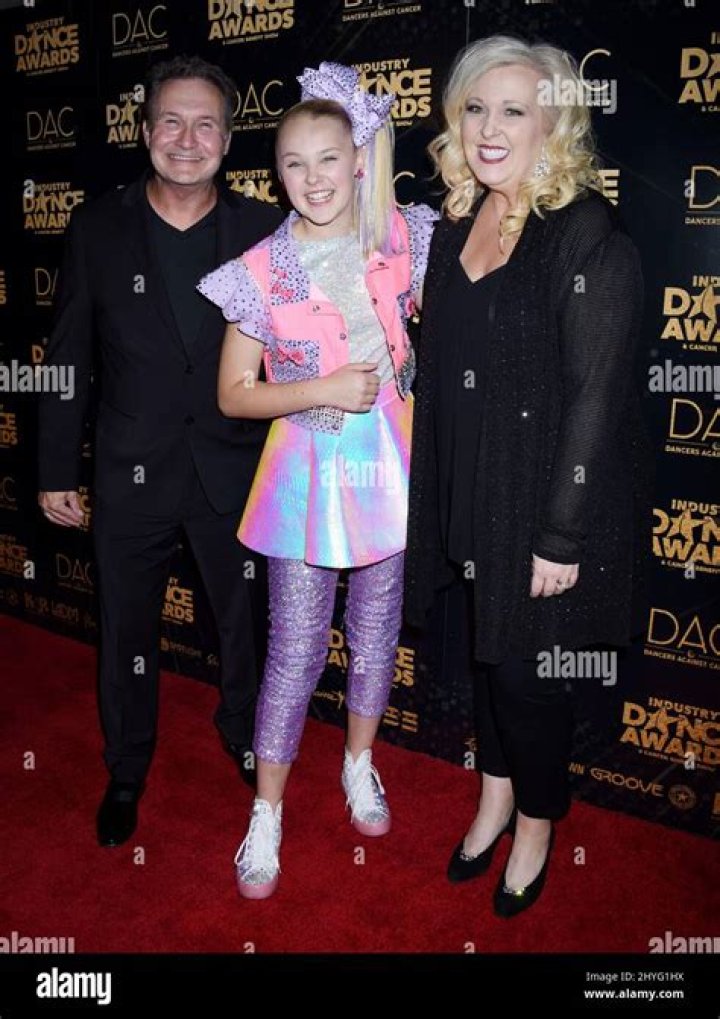 JoJo Siwa Parents: Mom Jessalynn & Dad Tom Siwa – Ethnicity & Net Worth