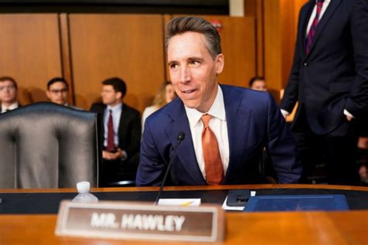 Josh Hawley Height, Weight, Net Worth, Age, Birthday, Wikipedia, Who, Nationality, Biography