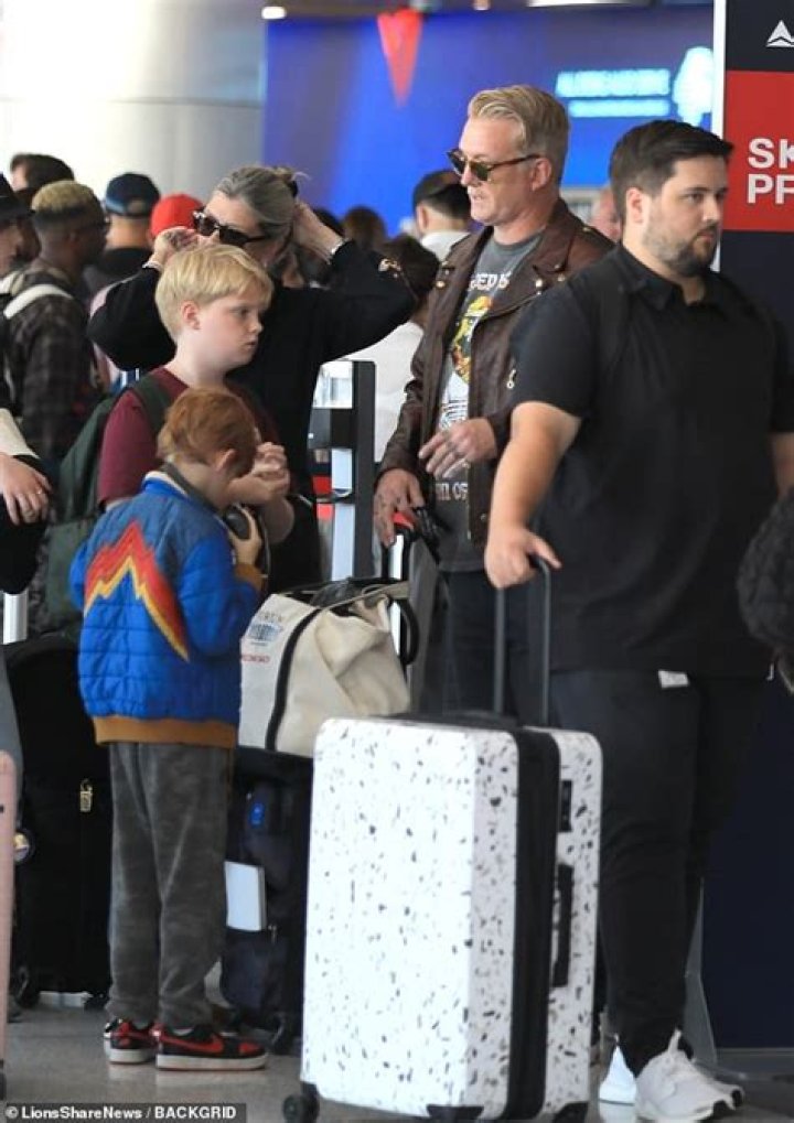 Josh Homme Wife, Kids, Height, Age, Net Worth, Is He Gay?