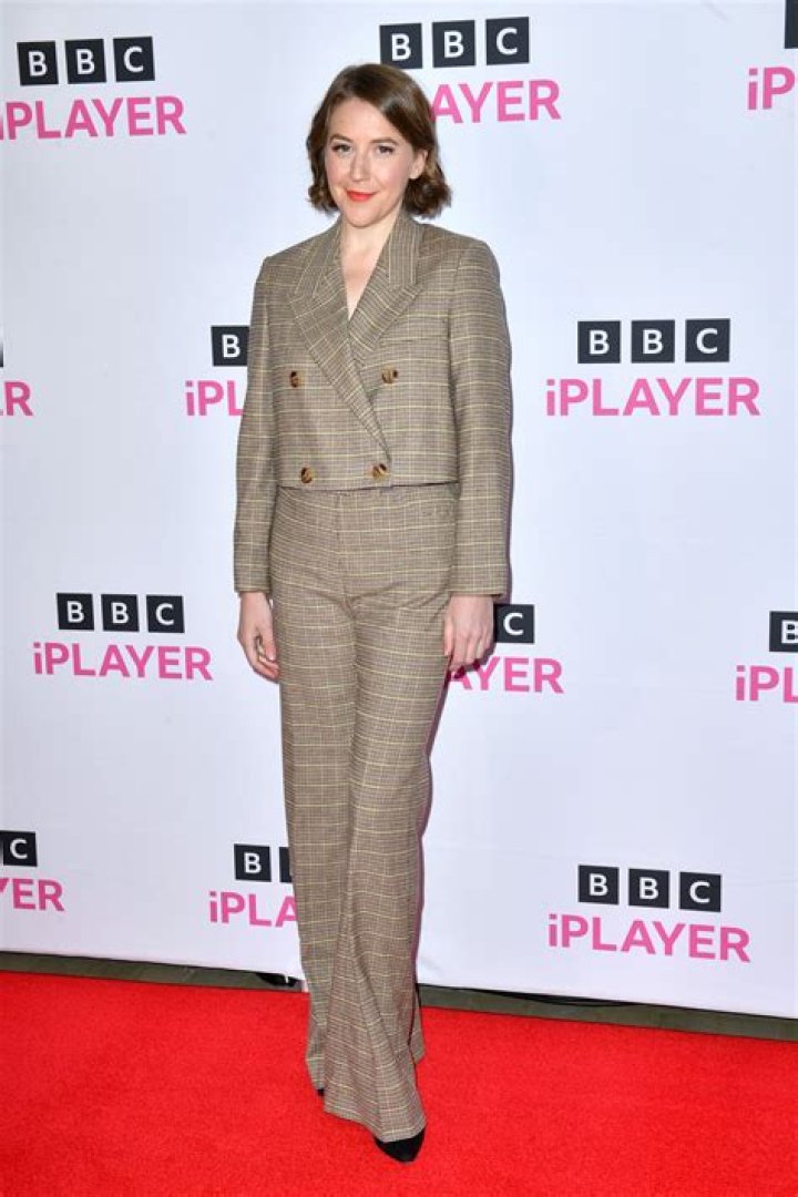 Julia Whelan Net Worth, Age, Height, Bio, Birthday, Wiki!