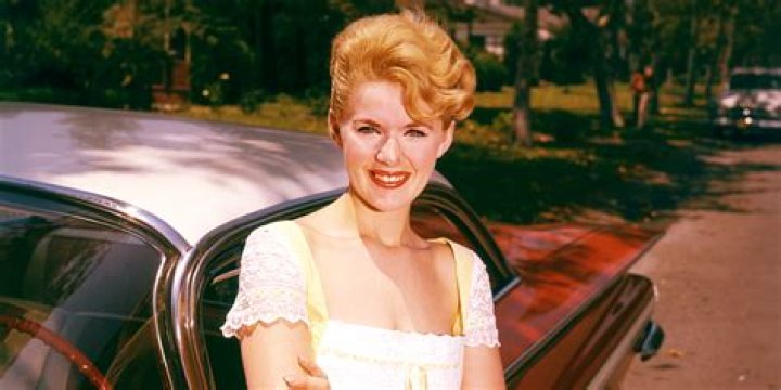 Julienne Marie - Net Worth, Age, Height, Birthday, Bio, Wiki!