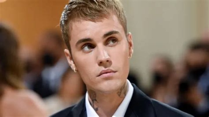 Justin Bieber- Biography, Wiki, Age, Height, Net Worth, Wife, Ethnicity