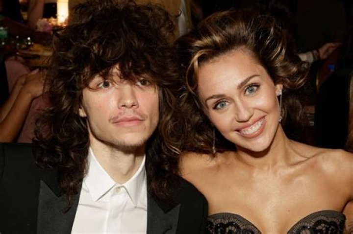 justyeliz’s Boyfriend: Who is justyeliz Dating?
