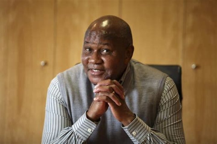 Kaizer Motaung Biography: Net Worth, Wife, Age, Children, Family, Parents, House, Daughters