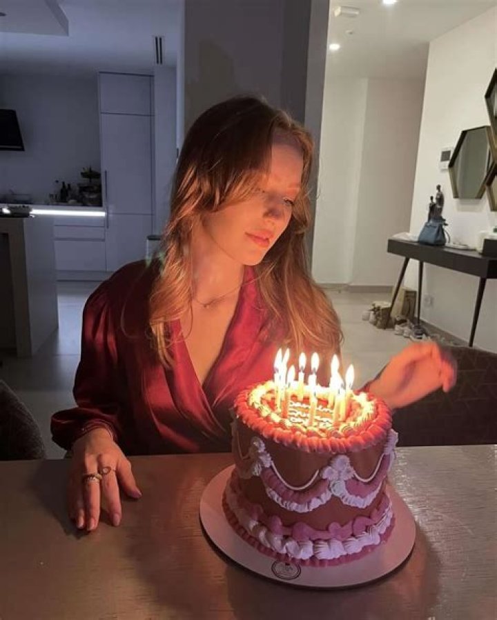 Karina 'KarinaOMG' Kurzawa Biography: Age, Net Worth, Mom, Birthday, Height, Phone Number, Parents, TikTok, Boyfriend