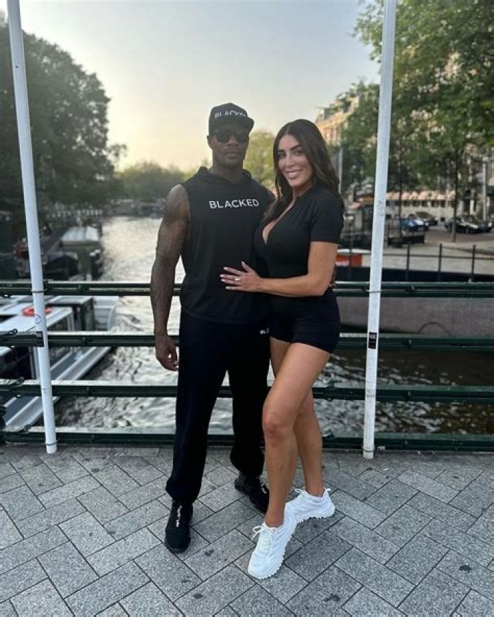 
Karina Elle- Wiki, Age, Height, Weight, Net Worth, Boyfriend, Dating	