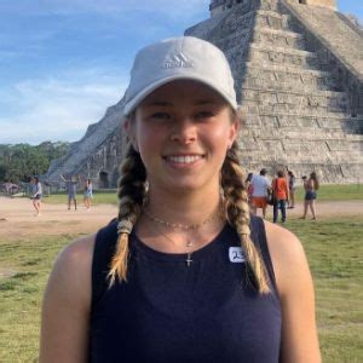 Katie Volynets Boyfriend, Parents, Family, Height & Wiki