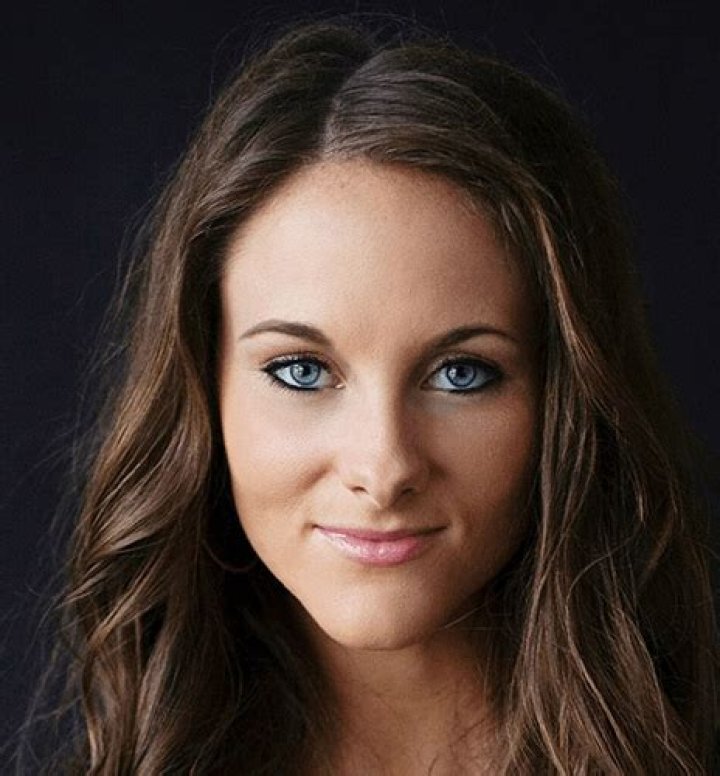 Kelsey Kupecky Net Worth, Age, Height, Bio, Birthday, Wiki!