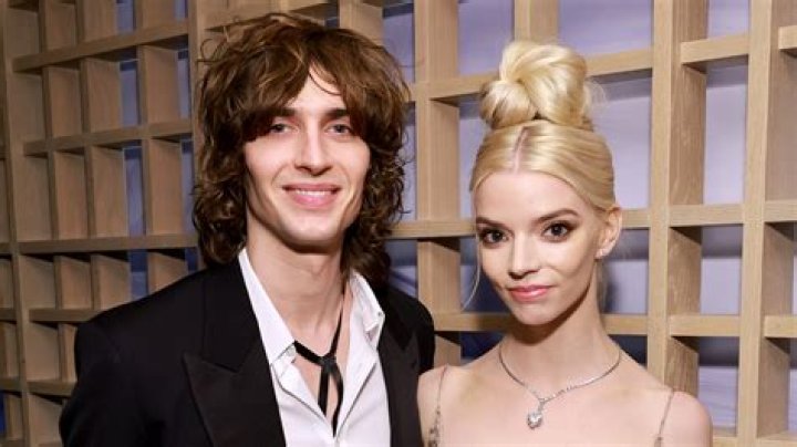 Kim-Joy Net Worth 2024, Age, Height, Bio, Birthday, Wiki!