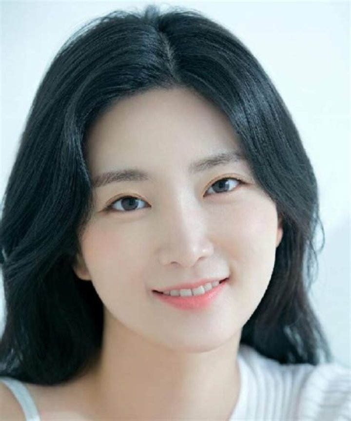 Kim Sae-rom - Net Worth, Age, Height, Birthday, Bio, Wiki!