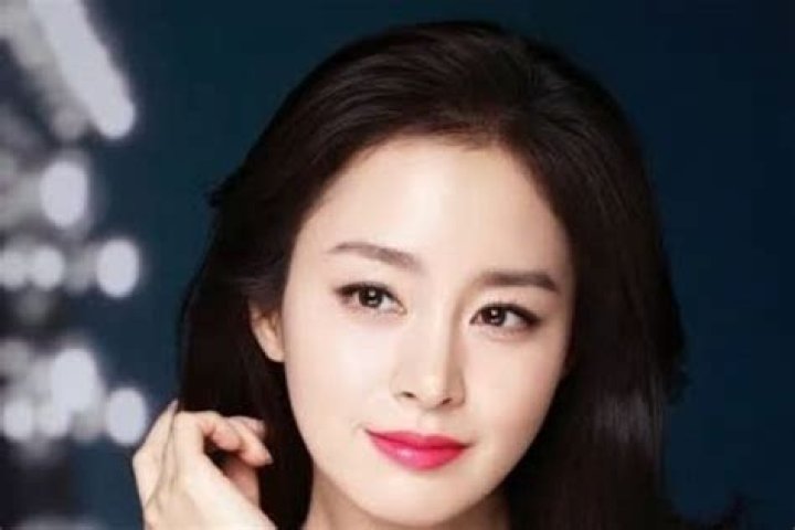 Kim Tae-hee Is Set To Return To The Acting Industry After Three Years