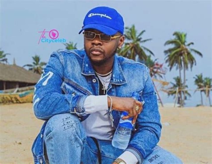 Kizz Daniel Biography: Wikipedia, Age, Net Worth, Songs, Wife, Albums, Girlfriend, Twins, Record Label & More